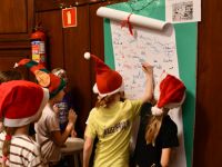 dzieci wpisujące się na listę Elfów Pomocników Świętego Mikołaja