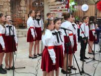 zespół wokalny na scenie